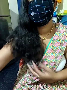 Sowmya_Babe's Live XXX Chat
