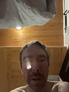 הופעת וובקאם של Mr-A-YourSlut