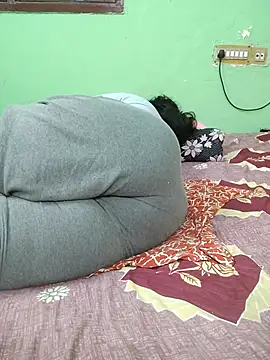 Tamil-mayasri's Live XXX Chat