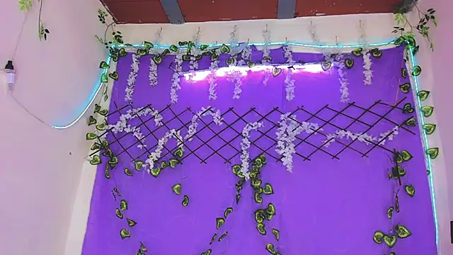 The_queens_hot's Live XXX Chat