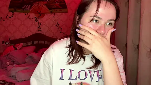 FelvivalKitty Adlı Modelin Canlı XXX Sohbeti