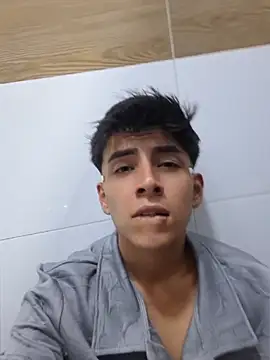 ZaneHoward Adlı Modelin Canlı XXX Sohbeti