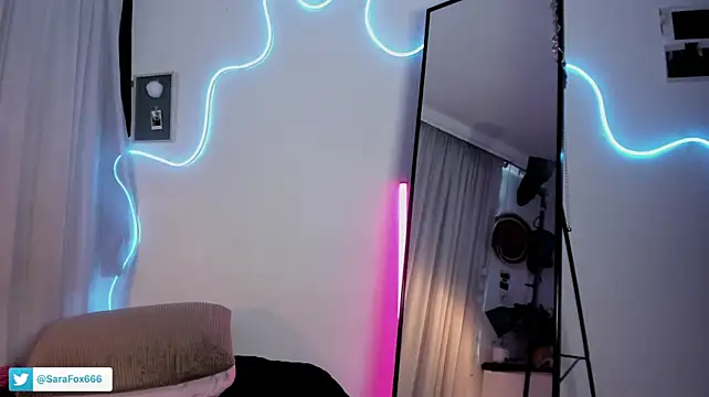 Sara_Foxx1 – Live XXX-chat