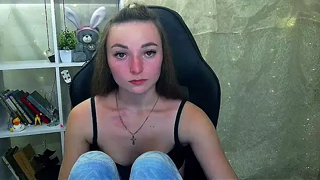 _Barbie_Kiss_ – Naživo XXX chat