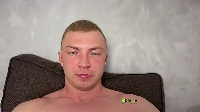 iron__chap Adlı Modelin Canlı XXX Sohbeti
