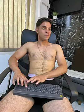 Jeremy_01 XXX чат на живо