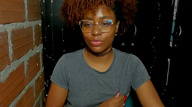 دردشة thaimy_ الجنسية المباشرة