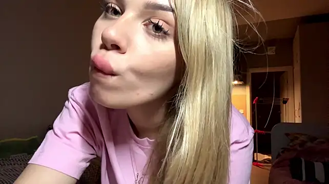 MeaganRisewick 即時 XXX 聊天