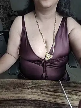 Bhabhiji1_simran 即時 XXX 聊天