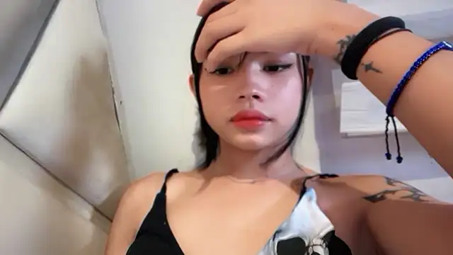 kiesha_x Adlı Modelin Canlı XXX Sohbeti