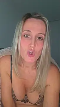 Malicia-hot – Live XXX-chat