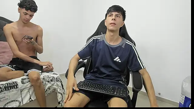 Chat XXX ao vivo de Estiv18_