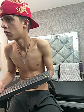 MikeHunteerのライブXXXチャット
