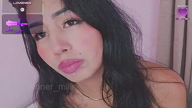 Miss_Charlottet Adlı Modelin Canlı XXX Sohbeti