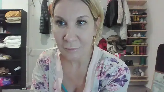 Melavique Live XXX Chat