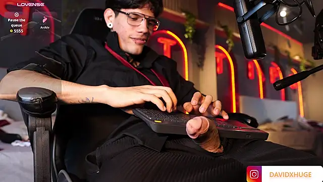 Czat XXX na żywo – David__Huge