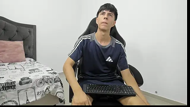 Estiv18_ live XXX chat