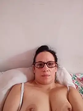 nicolle_milf1978 Chat XXX live