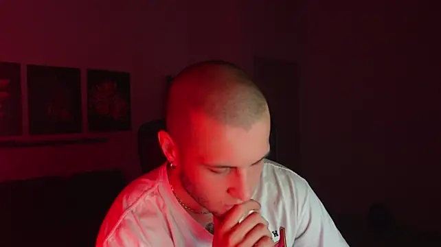 Igor_Wilde লাইভ XXX চ্যাট