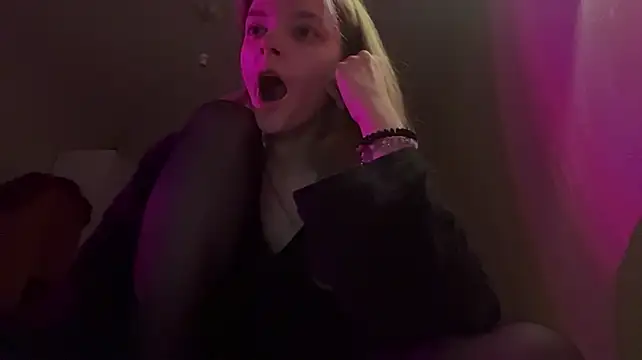 צ'אט XXX בשידור חי של Lissa_Meow0_0