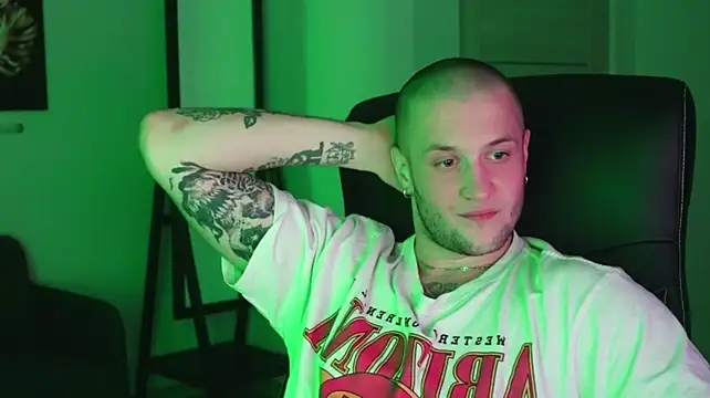 Онлайн чат XXX Igor_Wilde