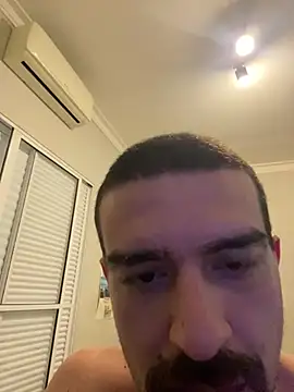 Chat +18 de Ivis1999 ao vivo