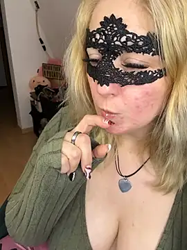 -CurvySecret- Live XXX-Chat