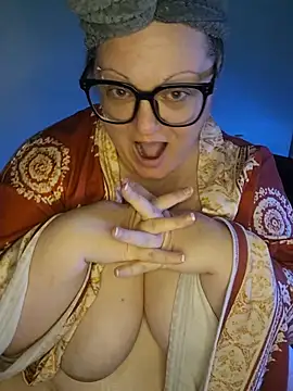 ticklesquirt 现场XXX聊天