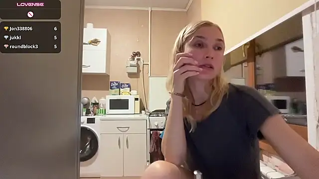 Chat +18 de AngelJeni ao vivo