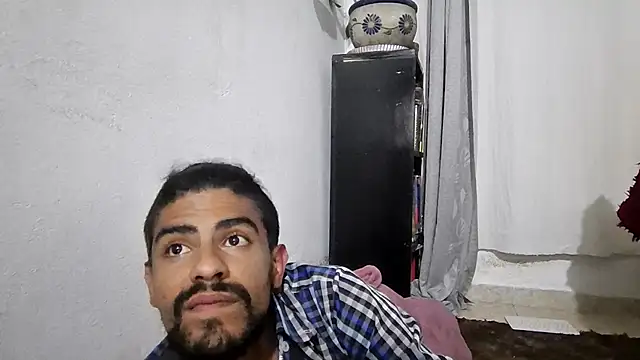 Živý XXX chat JBond007BBC
