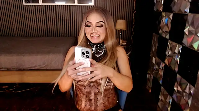 Živý XXX chat PrettyHorseCockTrans