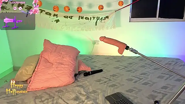 lucie_petite Live XXX Chat