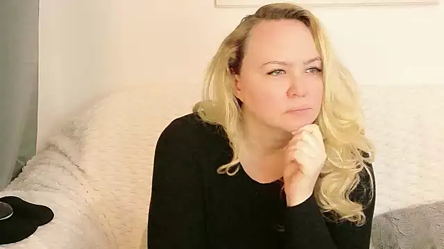 Sarah4you's Live XXX Chat
