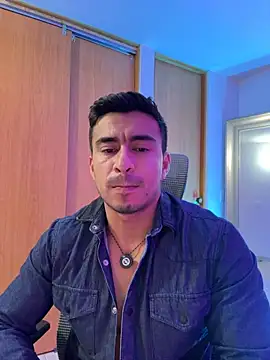 Chat +18 de Chris_Clarck ao vivo