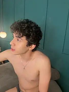 Milan_saint – Live XXX-chat