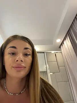 IsabellaEtthan 即時 XXX 聊天