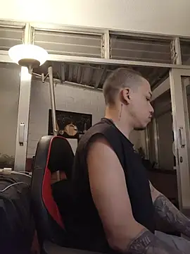AlphaMasterXxx's Live XXX Chat