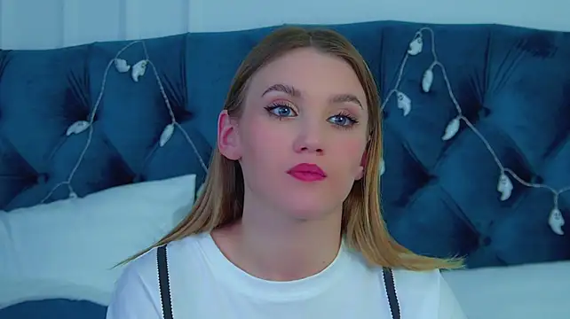 StacyEvances' Live XXX Chat
