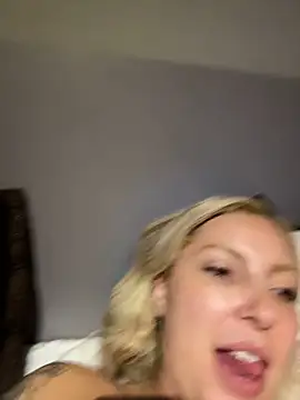 Juuhschmitt – Naživo XXX chat