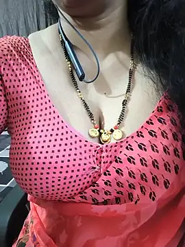 bhuvana_555's Live XXX Chat