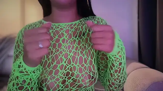 Chatroom XXX en direct de MissLolaQueen
