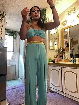 צ'אט XXX בשידור חי של TranSexualJade95