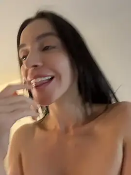 karinasantos_ Adlı Modelin Canlı XXX Sohbeti