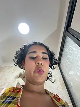 Chat XXX en directo de EmmaRoux_