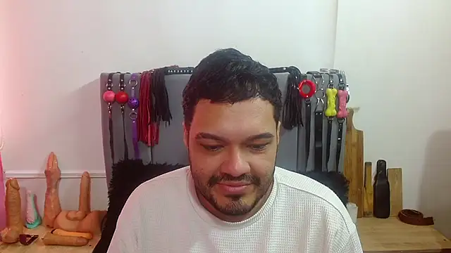 Alejandro_bdsm 即時 XXX 聊天
