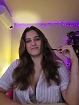 Chat XXX en directo de MiaRides19