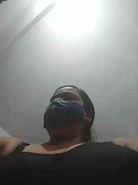 momo_loves Chat XXX live
