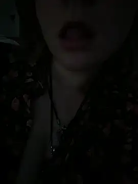 beesknees420 Live XXX Chat