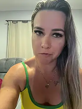 SuhHWhotwife Live XXX Chat
