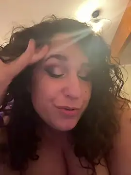DreamCurves Live XXX Chat